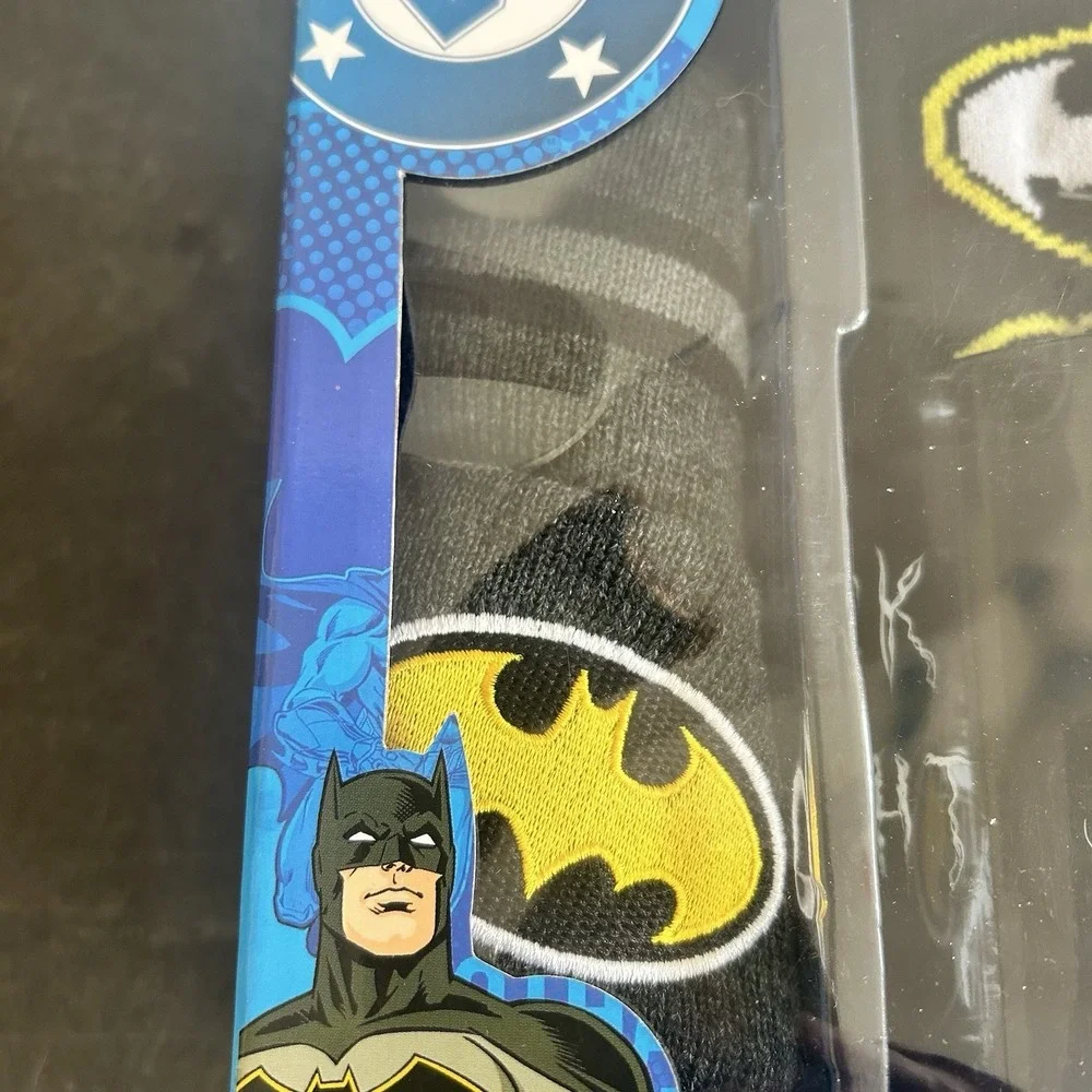 DC Batman 4-piece Gift Set Crew Socks & Beanie & Boot Socks & Mug Superhero